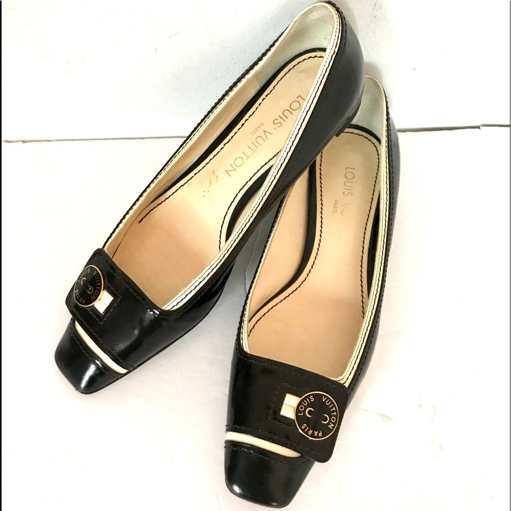 Authentic Louis Vuitton shoes/ flats - Picture 2 of 16